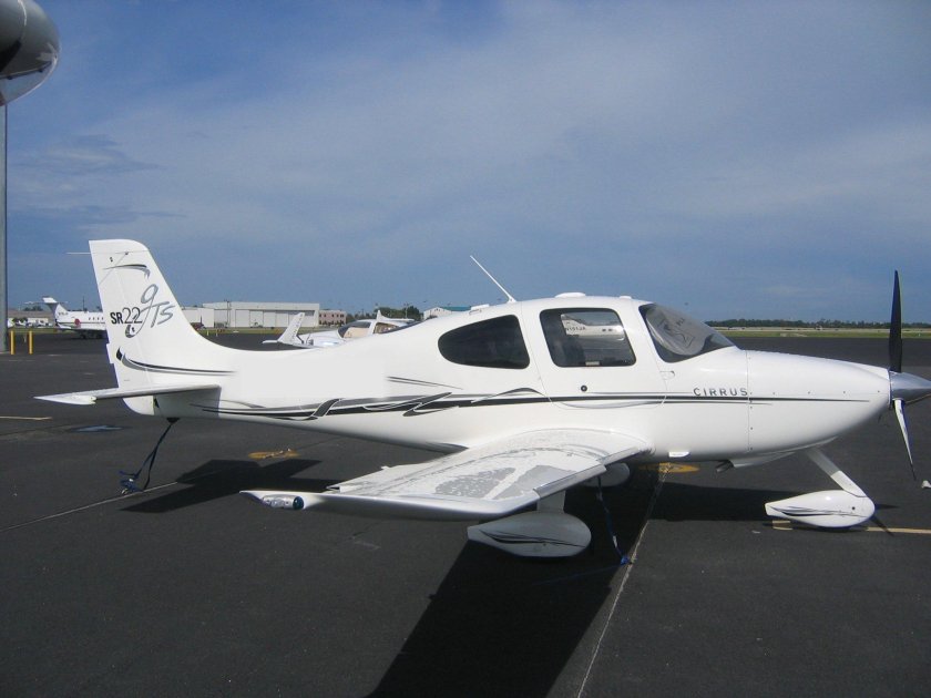 Самолет Циррус 22