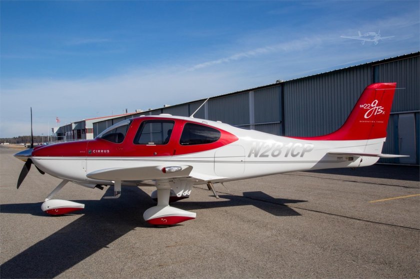 Cirrus aircraft sr22