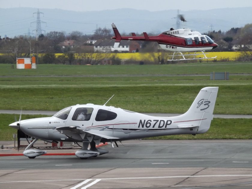 Самолет Циррус ср 22