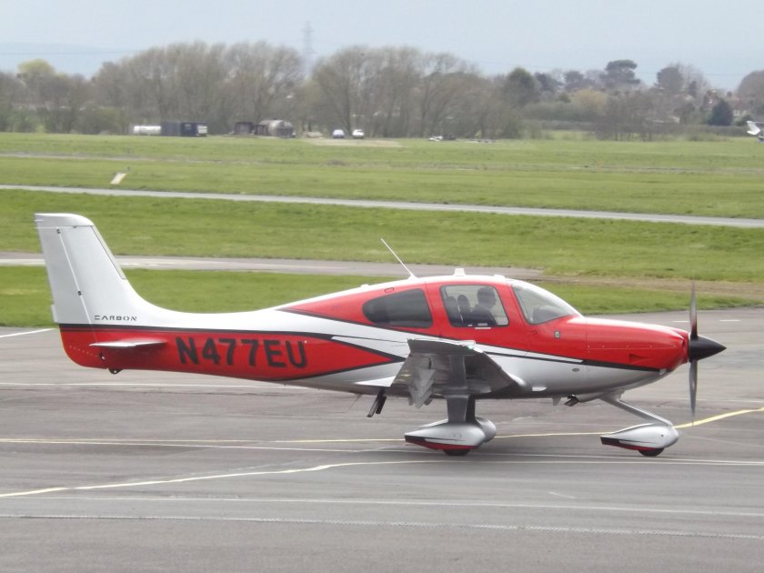 Цирус ср 22т в полете