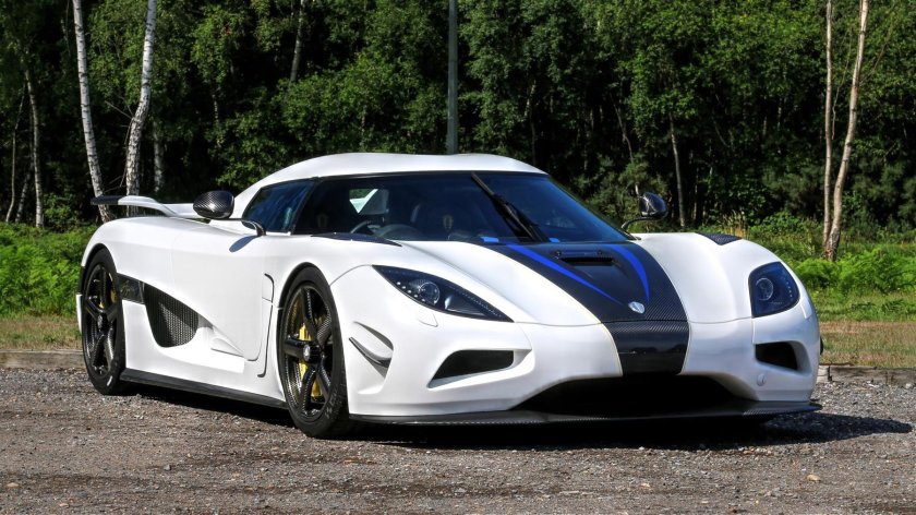 Машина Koenigsegg Agera 2020