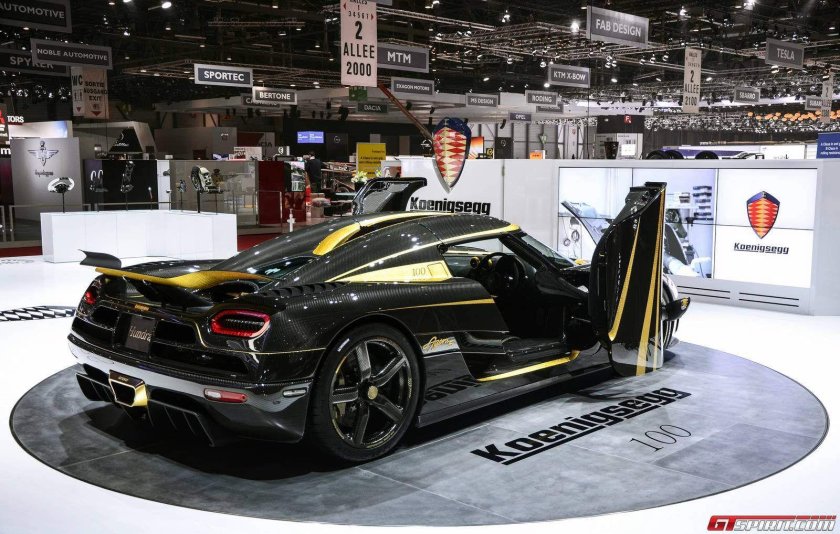 Agera s hundra