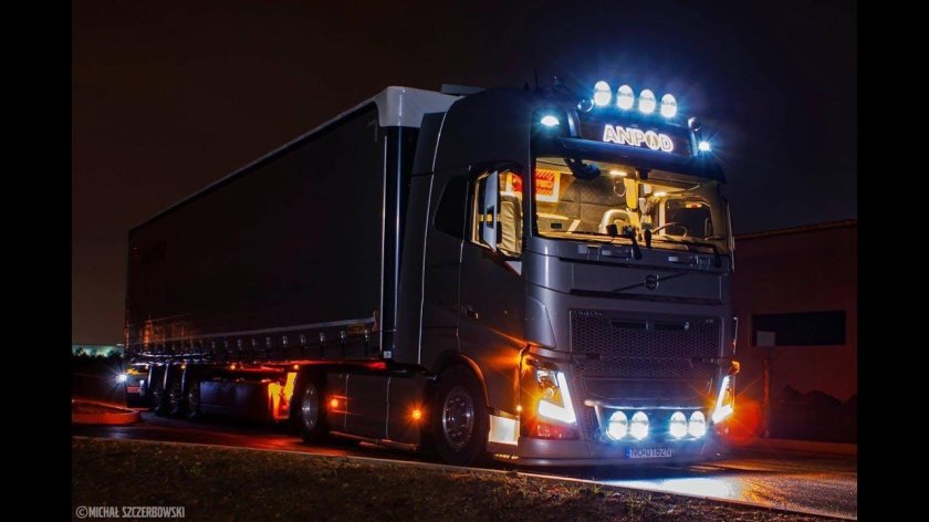 Фура Вольво fh16