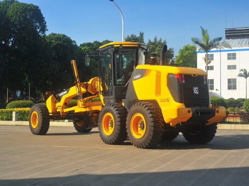 Автогрейдер ру220