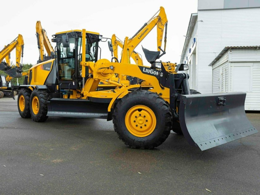 Автогрейдер полноприводный