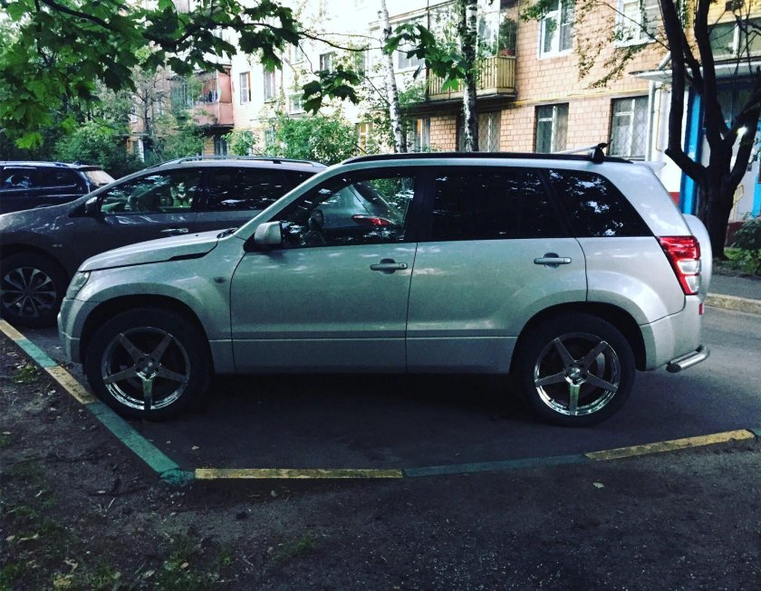 Suzuki Grand Vitara r17