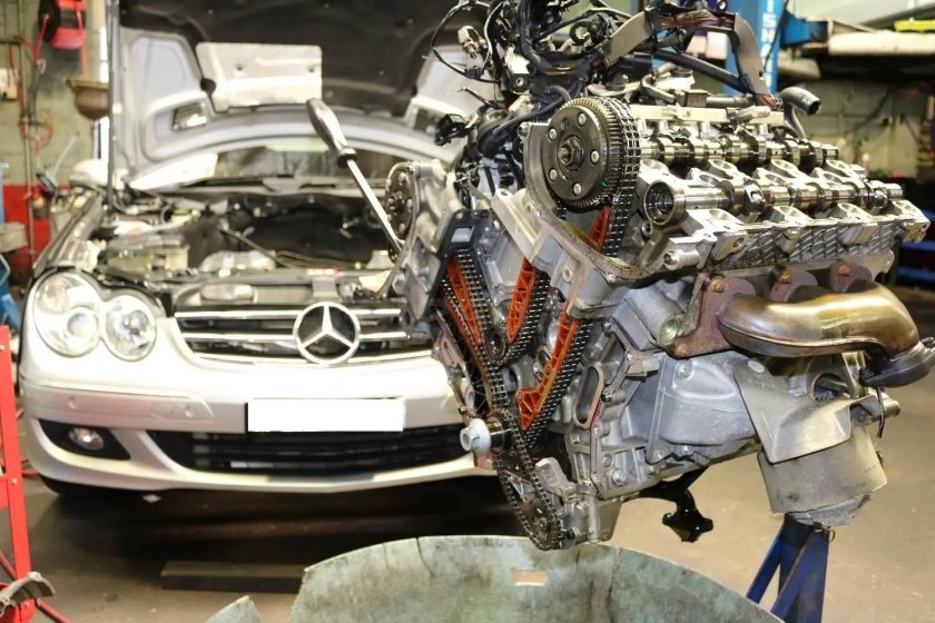 Мерседес м272