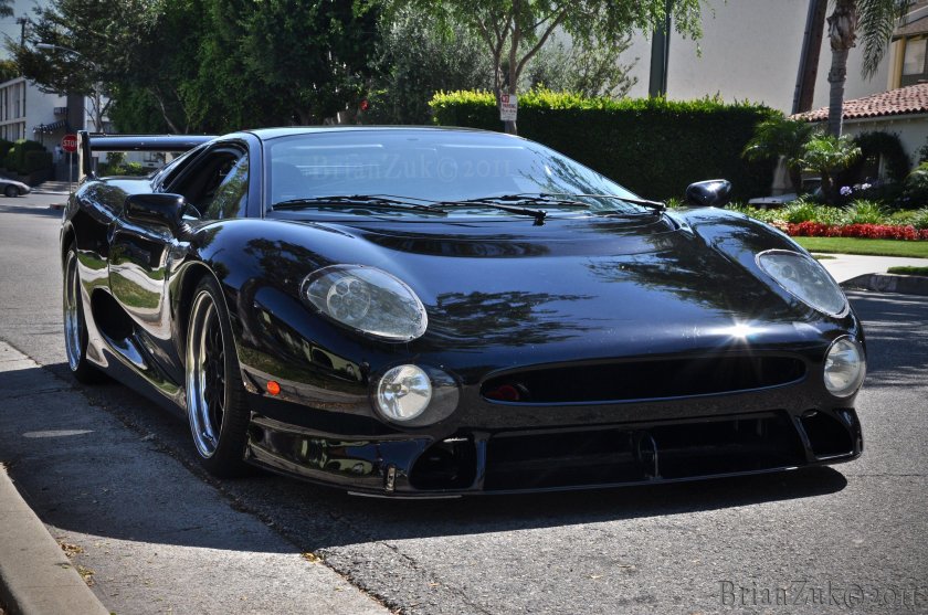 Ягуар с открывающимися фарами