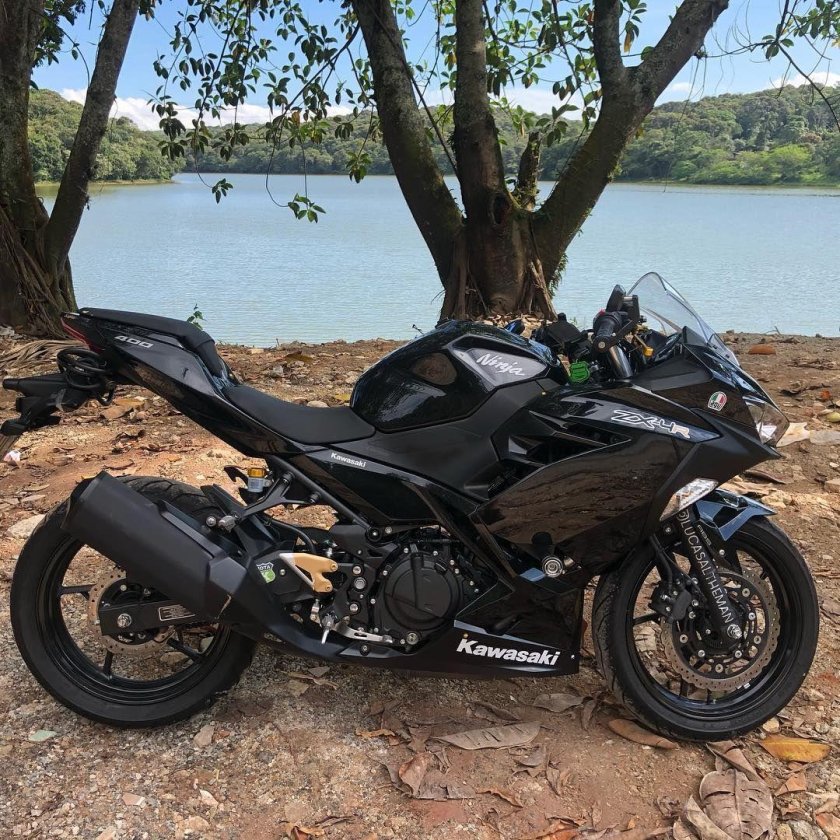 Kawasaki Ninja 400r черный