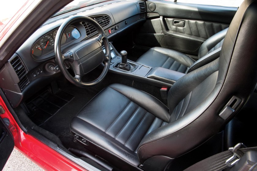 Porsche 968 Interior