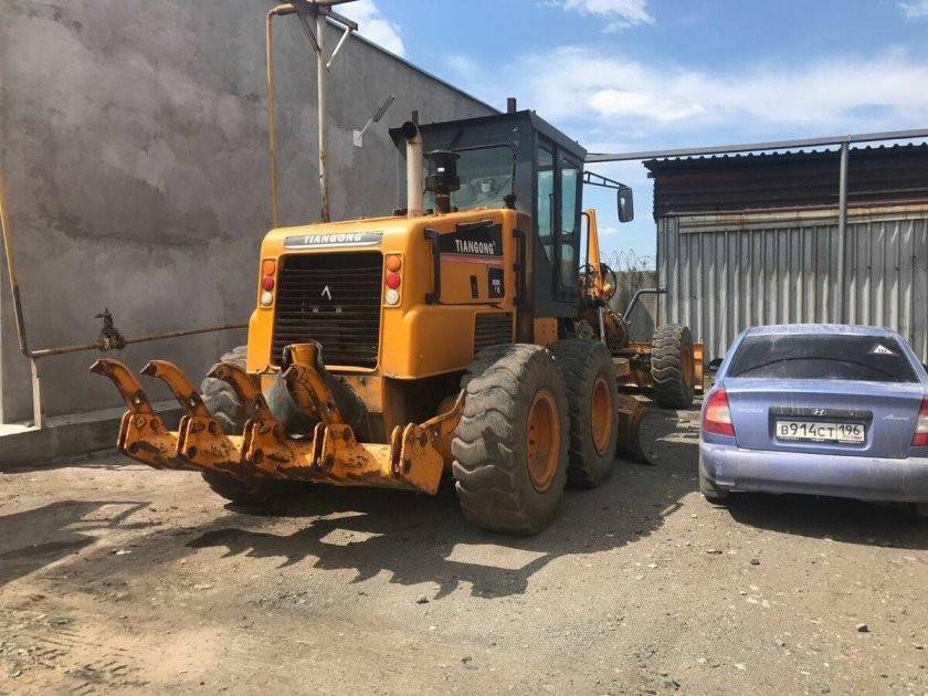 Грейдер Tiangong py240mh