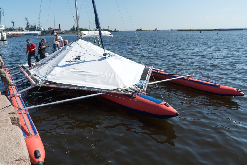 Тримаран Тритон парусный