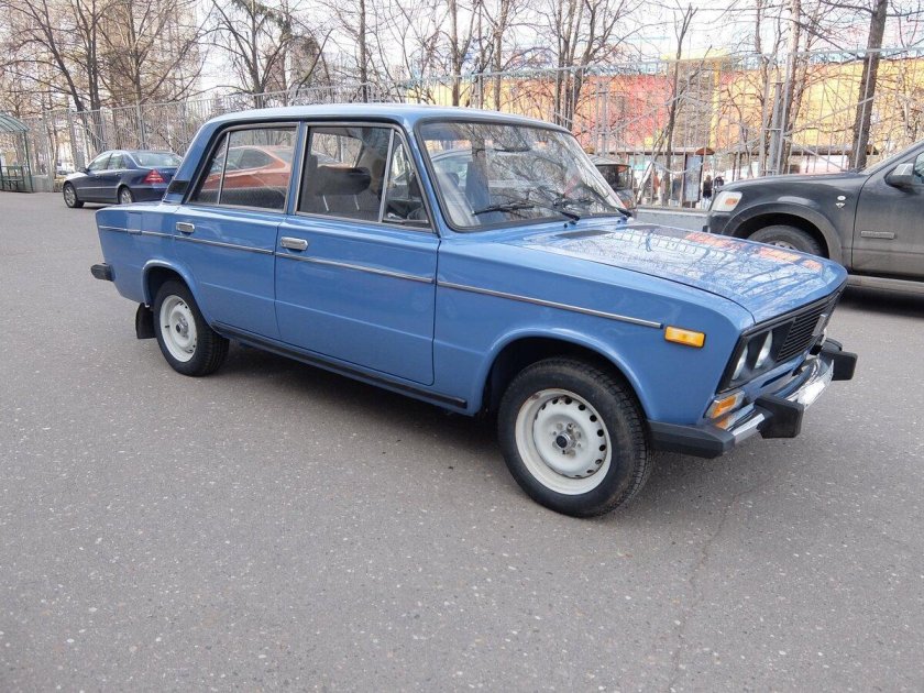 Синяя ВАЗ 2106 Заводская