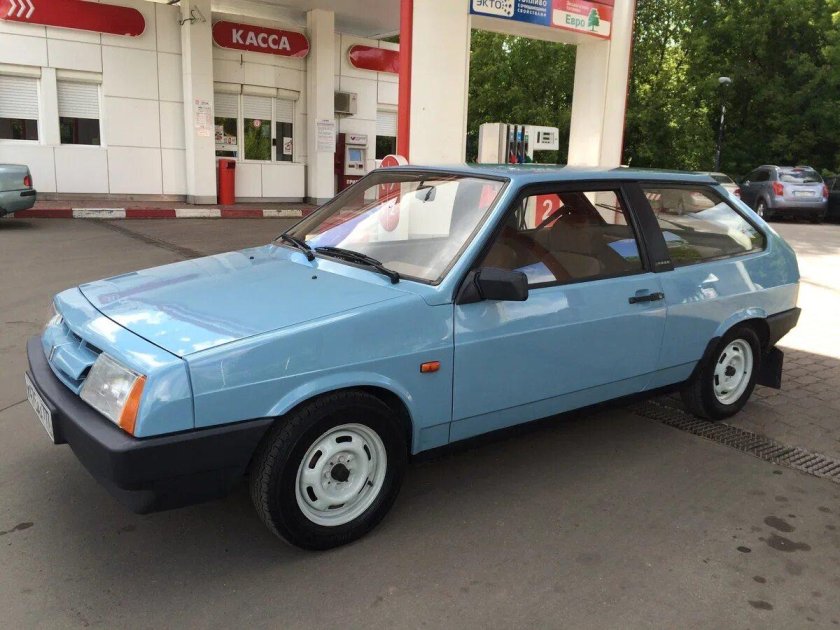 ВАЗ 2108 голубая