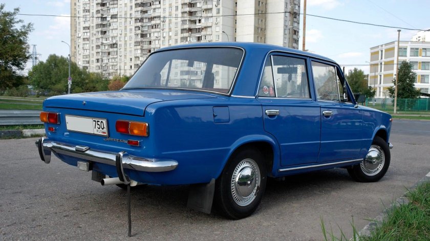 ВАЗ 21011 синий