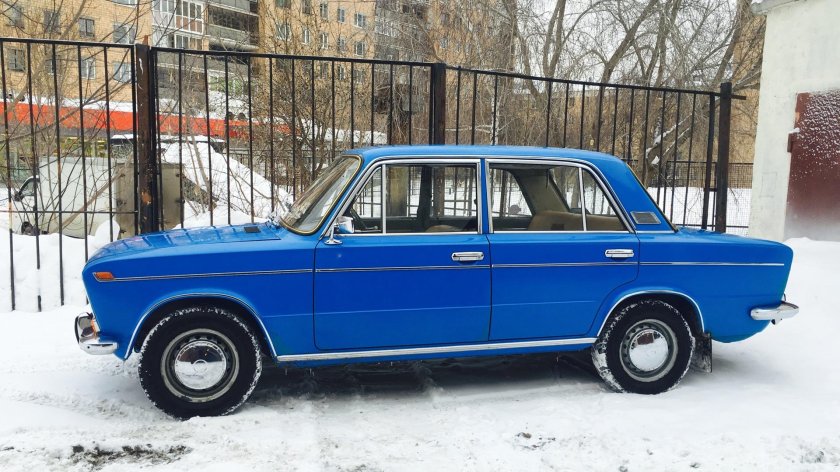 ВАЗ 2103 синяя