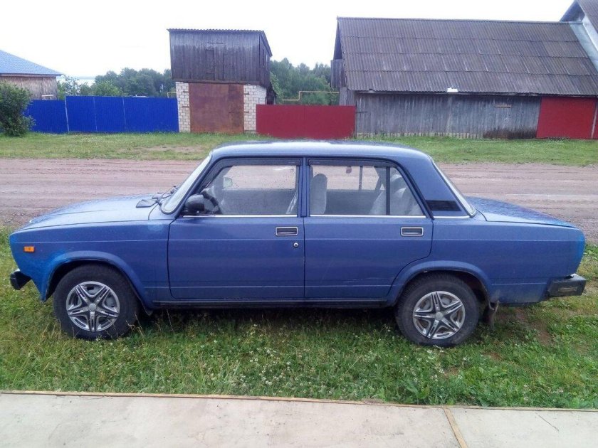 ВАЗ 2107 синяя 2007
