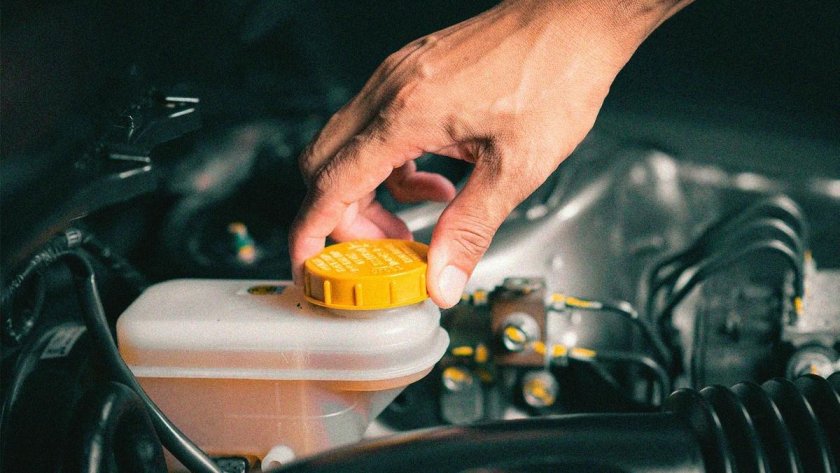 Уровень тормозной жидкости