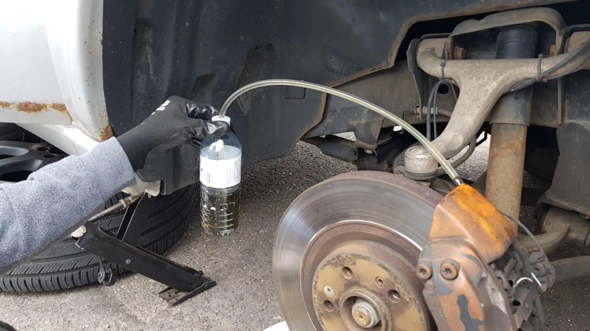 Ml164 тормозной бачок