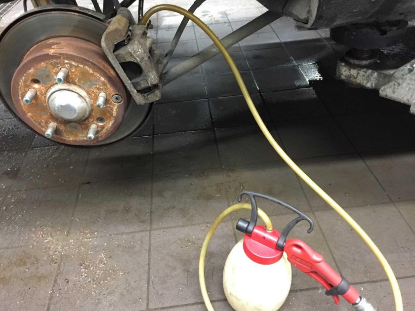 Система для прокачки тормозов