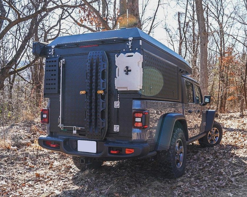 Alu-Cab Canopy Camper