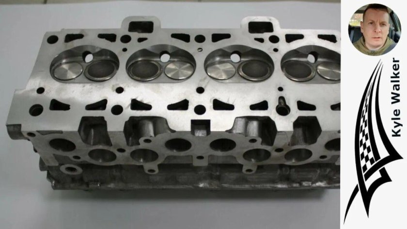 Головка блока цилиндров двигателя