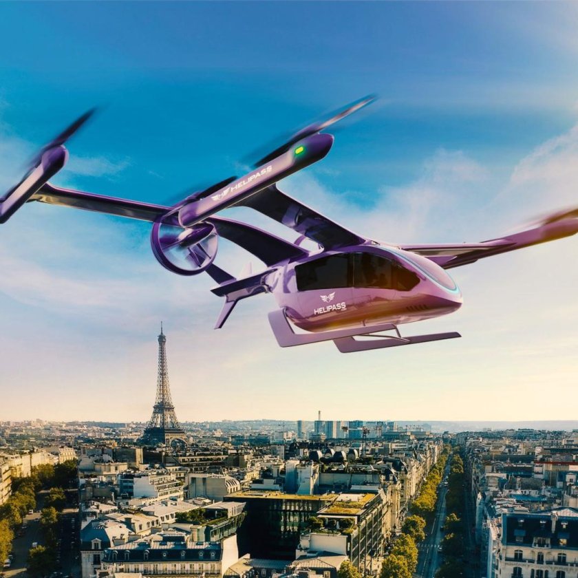 Вертолет над Парижем