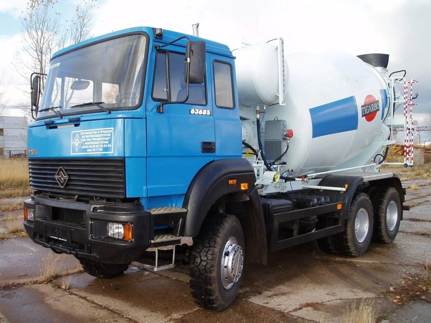 Урал 63685 автобетоносмеситель