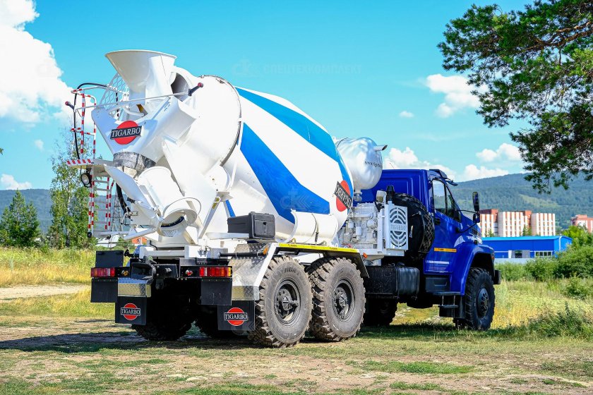 Автобетоносмеситель Урал 4320