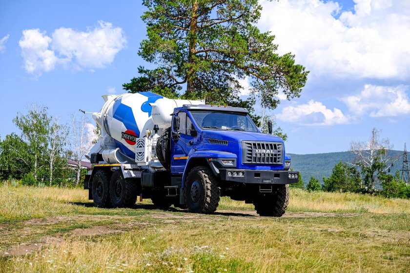 Автобетоносмеситель Урал 4320