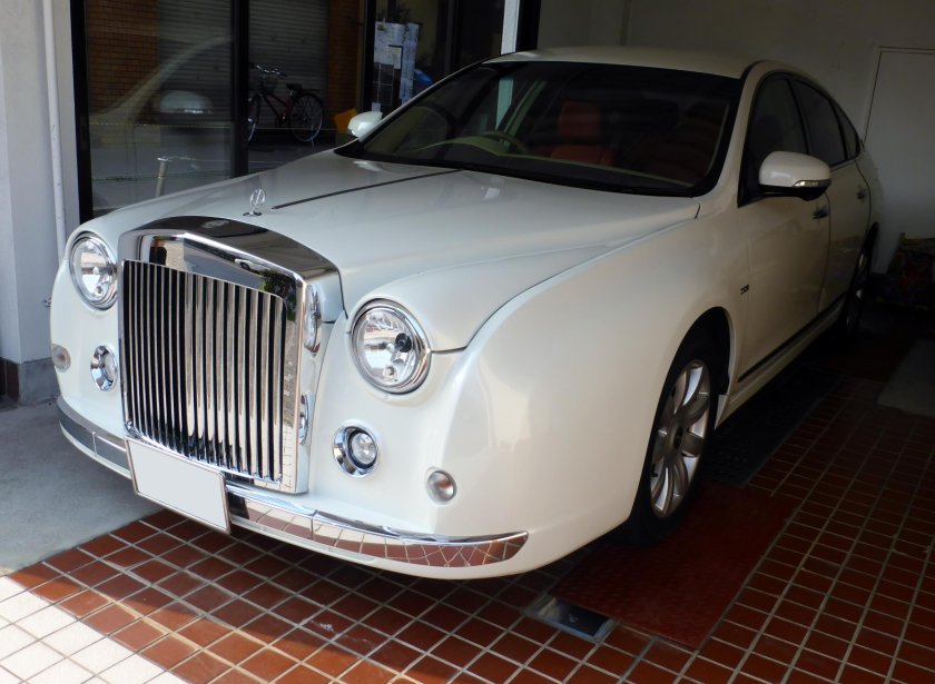 Mitsuoka Galue 4
