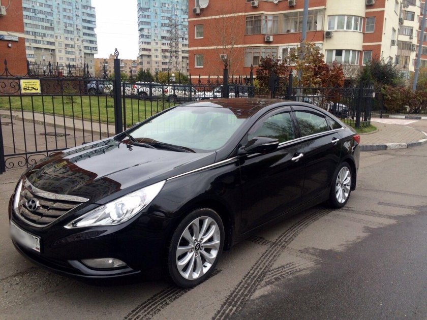 Hyundai Sonata черная