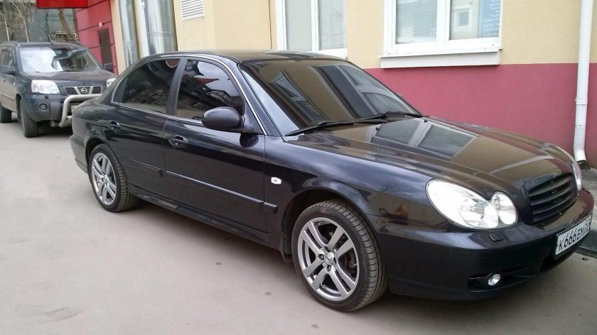 Hyundai Sonata 4 черная
