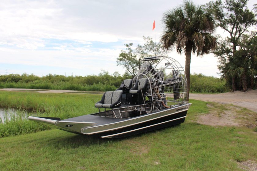 Лодка Airboat