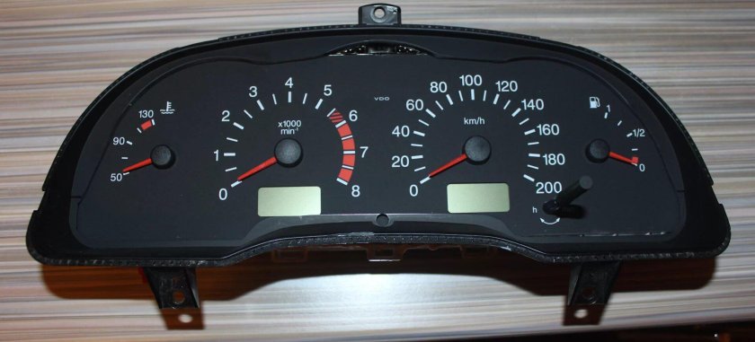 Панель приборов Опель Вектра а