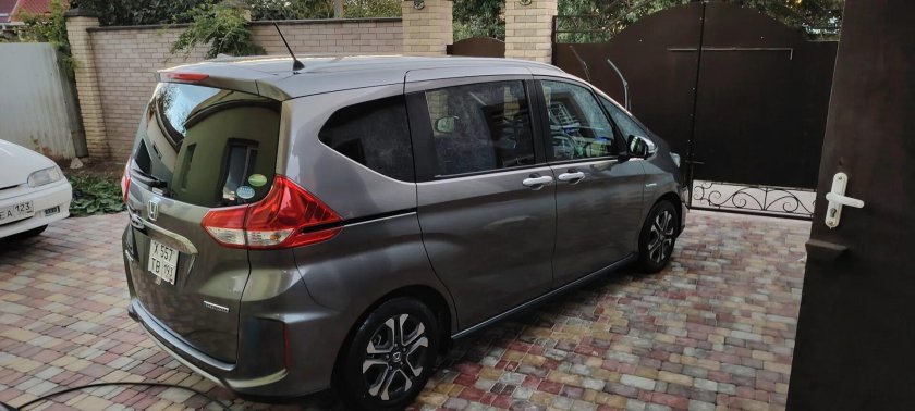 Honda freed Crosstar