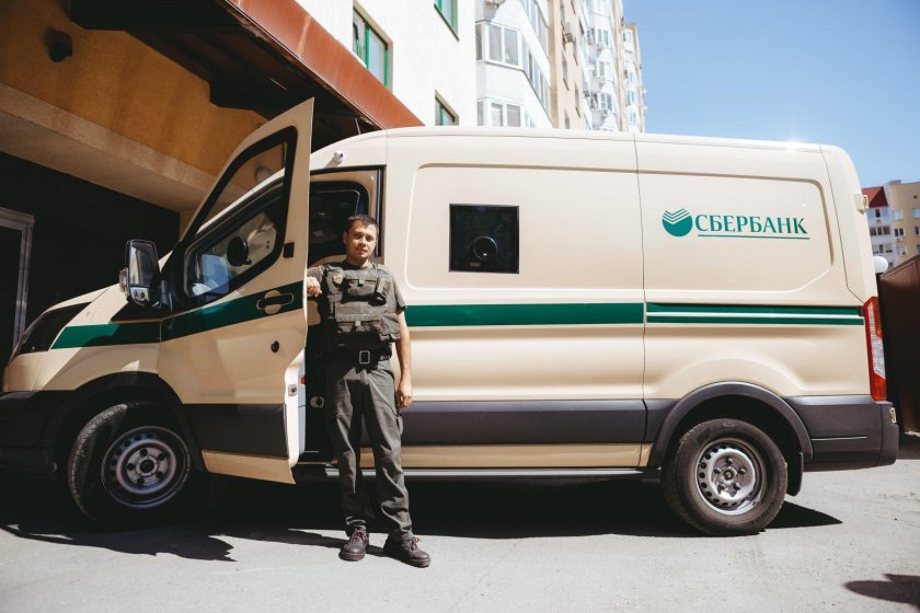 Форд инкассатор РОСИНКАС