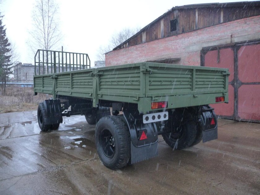 Прицеп ГКБ-8350 бортовой