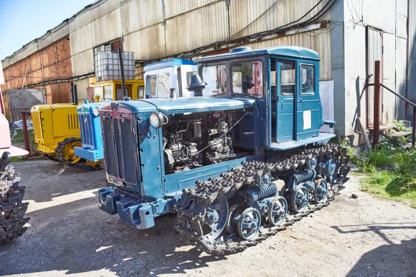 ХТЗ Т 74 трактор