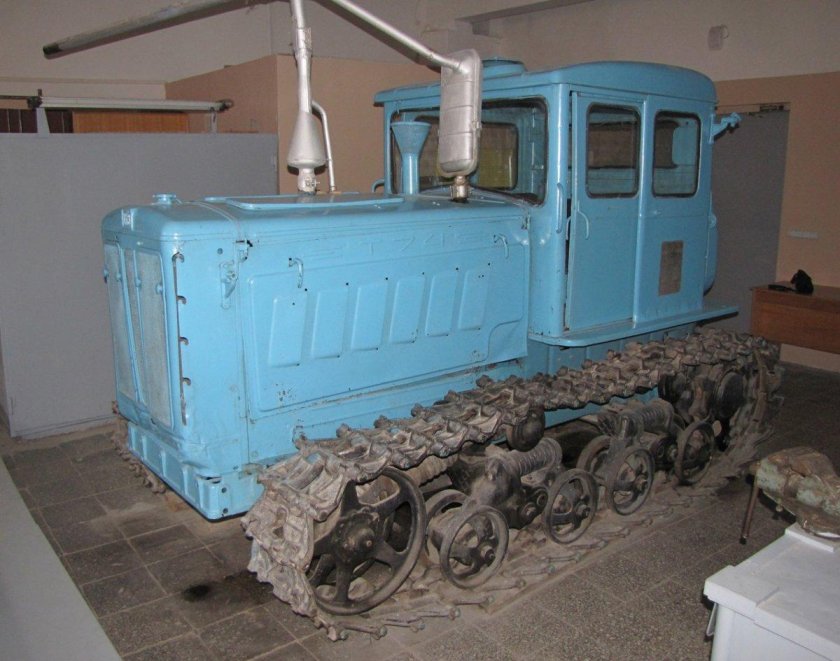 Т-75 трактор гусеничный