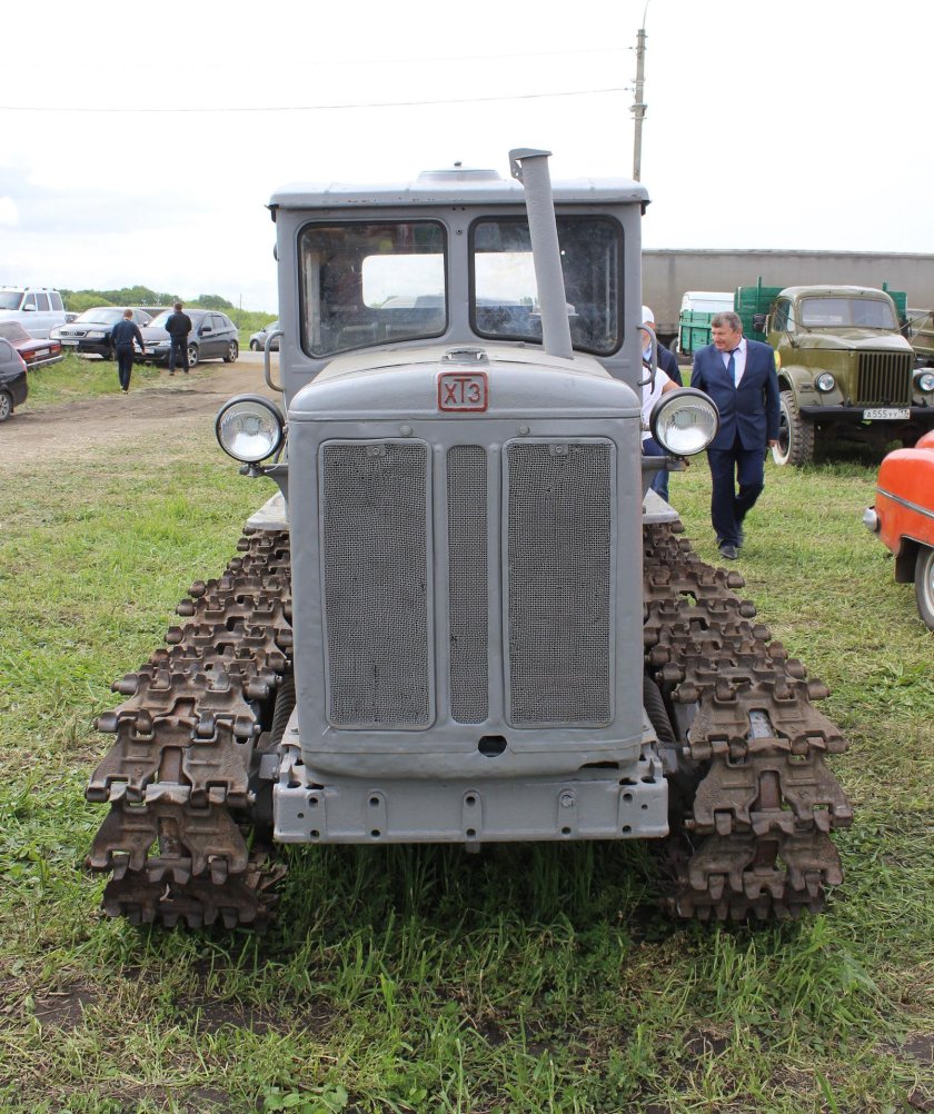 Трактор ХТЗ гусеничный т-74