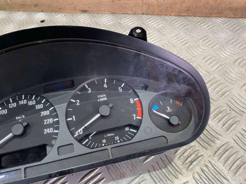 Приборная панель е46