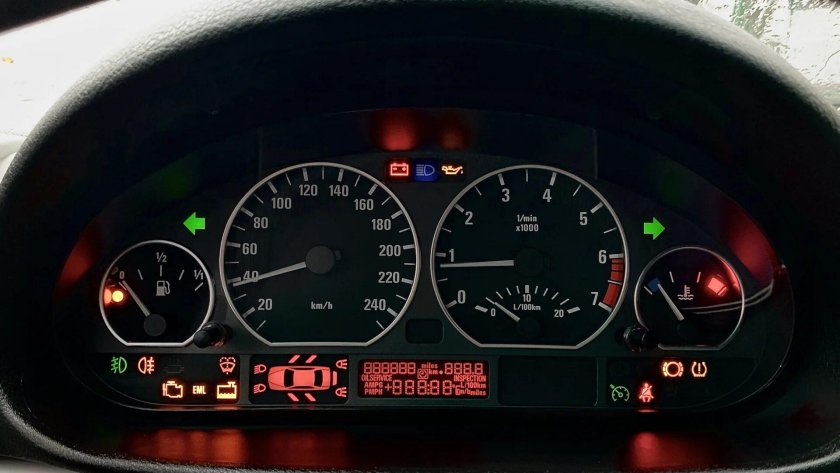 Тесты на приборке BMW e38