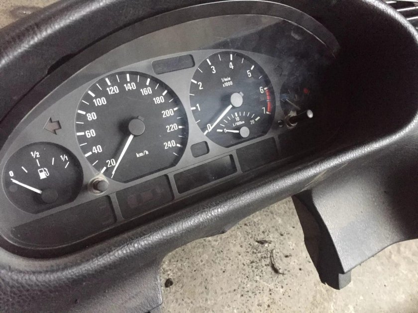 Приборная панель е46