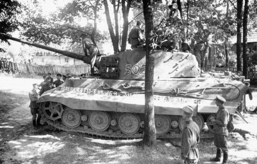 Танки Королевский тигр 1944