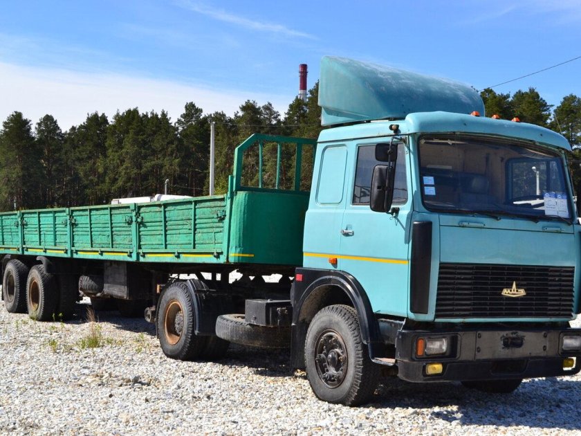 МАЗ 5432 бортовой