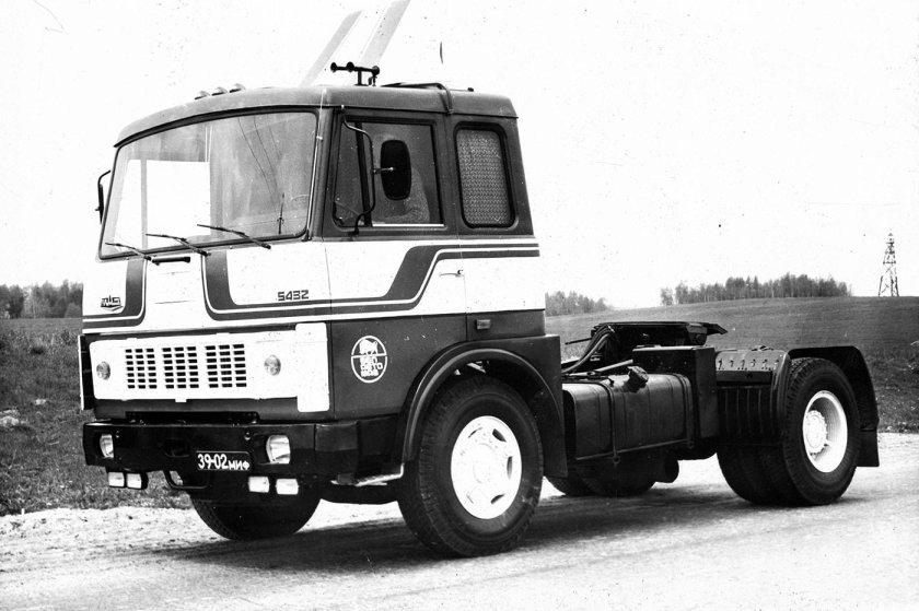 Грузовик МАЗ 5432
