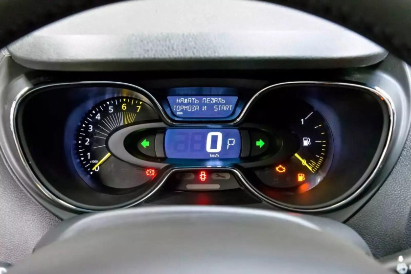 Каптур Рено 2016 приборная панель