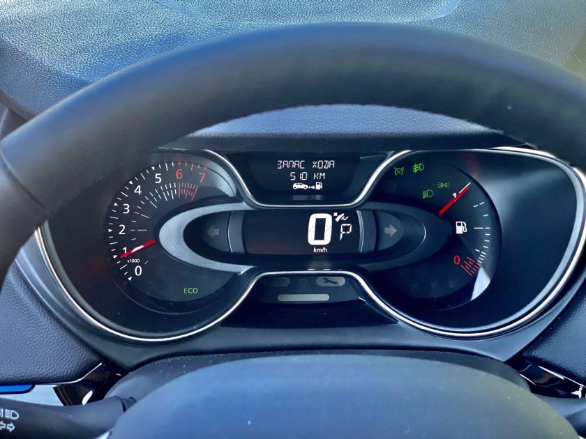 Renault Captur панель приборов