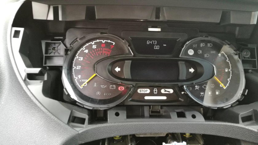 Цифровая панель приборов Рено Дастер